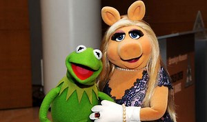 Official Trailer - The Muppets