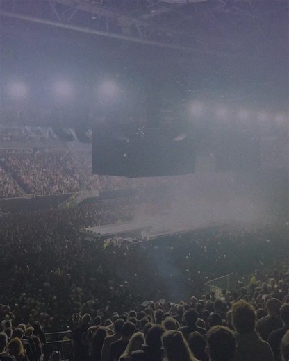 Merchandise Sale: 30% off all tour items - now through February 16 at store.linkinpark.com | Linkin Park