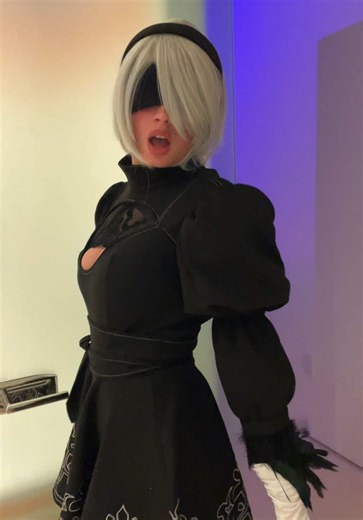 iana elite / 2b cosplay (prob gonna delete these bc they’re too out of my comfort zone and too corny for me🌝) but enjoy for now excuse the strands of hair, i couldn’t see lmaooo #cosplay#rainbowsixsiege#gamergirl#egirl#anime