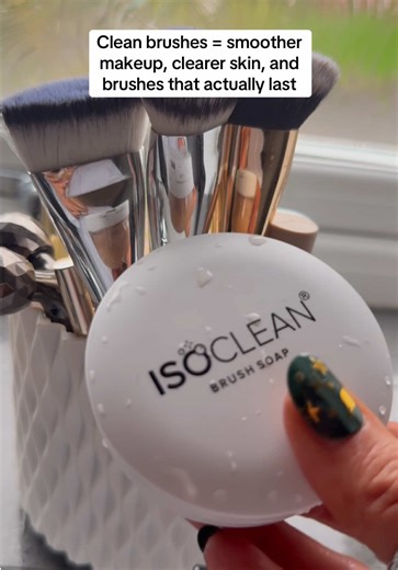 Clean Makeup Brushes for Smoother Application