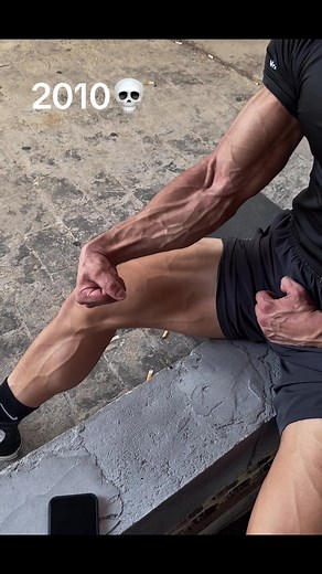 Muscular Legs and Big Arms Workout | Cristiano Ronaldo's Training Routine