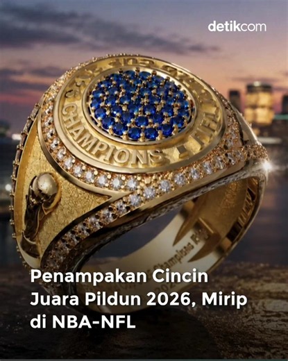 Pemenang Piala Dunia 2026 kali ini dapat sesuatu yang baru. Itu adalah cincin juara, seperti ala-ala kampiun NBA dan NFL. Dilansir dari ESPN, FIFA berikan hal baru bagi pemenang Piala Dunia 2026 nanti. Itu adalah cincin juara! Hal tersebut mengikuti budaya olahraga di AS seperti NBA dan NFL. Tim kampiun tak cuma dapat trofi, tapi setiap pemain punya cincin juara. Sebanyak 2.026 cincin juara akan dibuat. Ada 30 cincin diperuntukkan bagi para pemenang dan 1.996 cincin tersedia untuk umum. Ya, cinc
