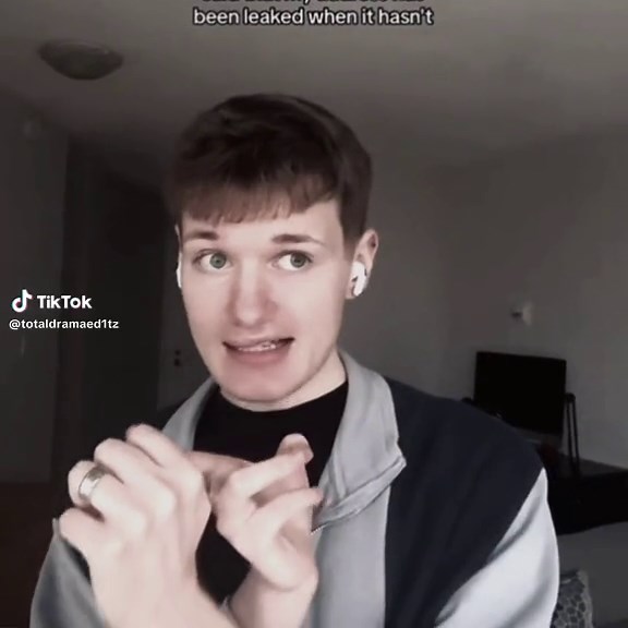 The fact tdbowie was making false rumor and spreading lies and then when mojo came out and tlaked about it he swtiched up and said “im just 13 stop harrasing me” like he ddint harras mojo for no reaosn he deserved it tbh. And still mojo game forgave him which was really kind of him but everyon deserves second chances he just needed the callout #fyp #mojogames #leaks #ridonculasrace #gagged #ate #edit #capcut #tdbowie #swtichup #13 #harrasment #rumors #beef #tdbowieandmojogames #mojogames #newyea