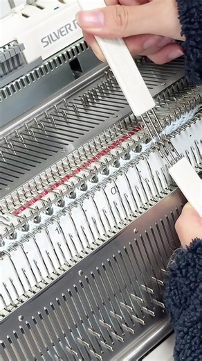 Knitting Machine Techniques for Creative Crafts