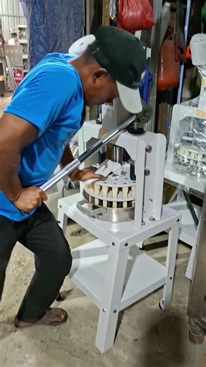 New manual dough divider, 36-piece AKS brand, imported from China. Interested? WA: 0895.3222.92356