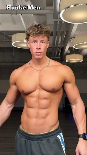 Flowing#aesthetic#muscle#motivation#posing#abs#chest#biceps#model#body#hunk#gym#workout#back#bulge