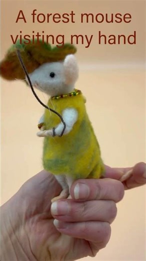 Tiny Needle Felted Mouse with Leaf Umbrella 🍃 Handmade Miniature