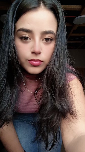 Videos de Emily 🌻 (@salas__emily) con “mi refe - Beéle & Ovy On The Drums”