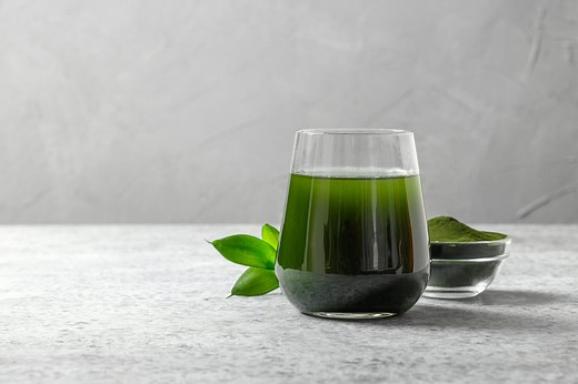 Chlorophylle (liquide) : bienfaits, dangers, en pharmacie ?
