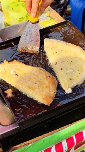 Martabak telur di car free day #martabaktelor #indonesianstreetfood #martabak