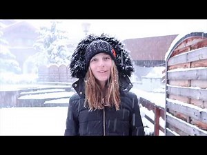 Carla Underwater - Swimming while snowing