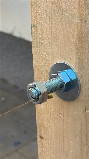 How to secure wire tensioner on wood #diy #wire #secure #method