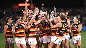 Controversial umpiring call helps Carlton beat GWS Giants
