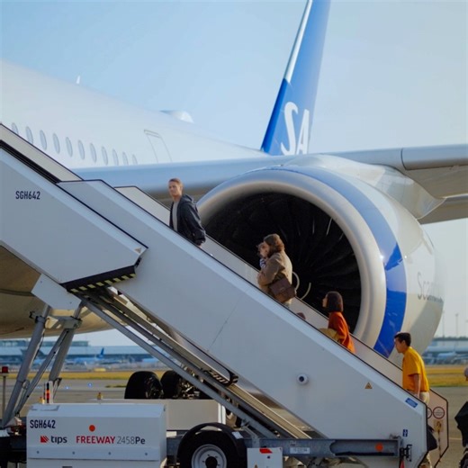 Meet the director and one of the creative minds behind our new brand campaign film! 🎥💭 | SAS - Scandinavian Airlines