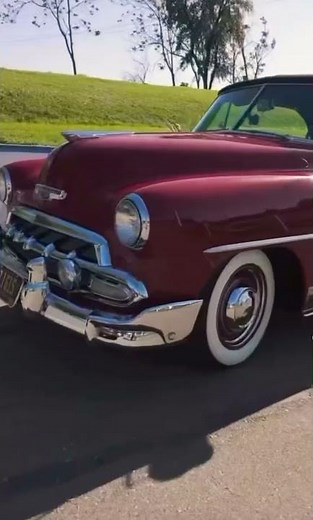 Lowrider Bombs Rolling Deep at the Show! 🛞💨