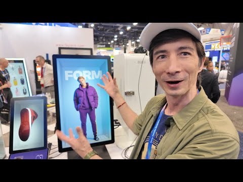 Looking Glass hololuminescent display + faytech glasses-free 3D digital signage, 16" FHD and 27" 4K