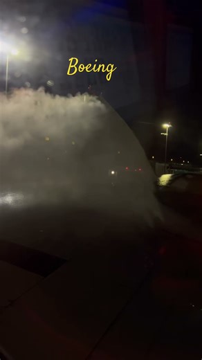 Aeroplane Washing #boeing777 #emirates