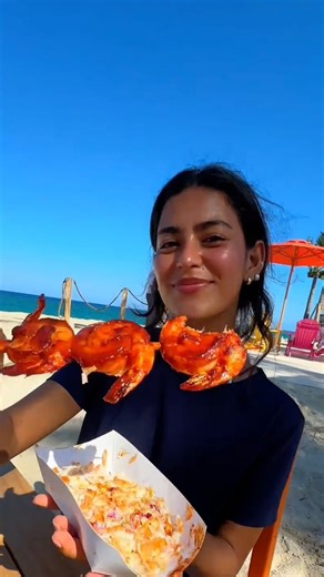 Baked Bahamian mac & cheese, guava glazed pinwheel shrimp, AND pineapple ice cream?! We’ll take one of everything on the menu, please. 🍤 📍Paradise Grill at Royal Beach Club Paradise Island in Nassau, Bahamas | Royal Caribbean