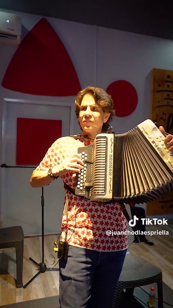 Asomateeeeeee…. Saliiiiiii PASES DE MI CARRERA MUSICAL 🎵 #juanchodelaespriella #losdejuancho