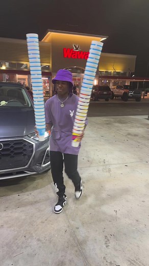 W camera man @Zachzaxor #gloveryawn #foryou #thevillain #viceprezzy #fyp