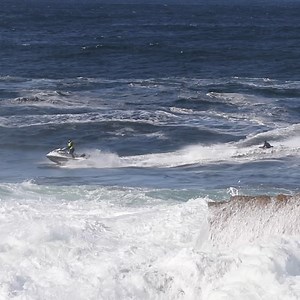 Mike Stewart sling-shotted into a Shipsterns bomb!! Footage: @jamesbennettmusic #bodyboarding #fblifestyle #bigwaves #slabs #surf #surfing | We Bodyboard