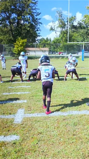 3.9K views · 178 reactions | Defense Came HUNTING  | QB Didn’t Stand a Chance #football #sport #fyp #reels | Trruly Adventurous | Facebook