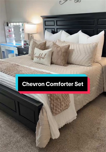 Luxurious Chevron Comforter Set for Super King Beds