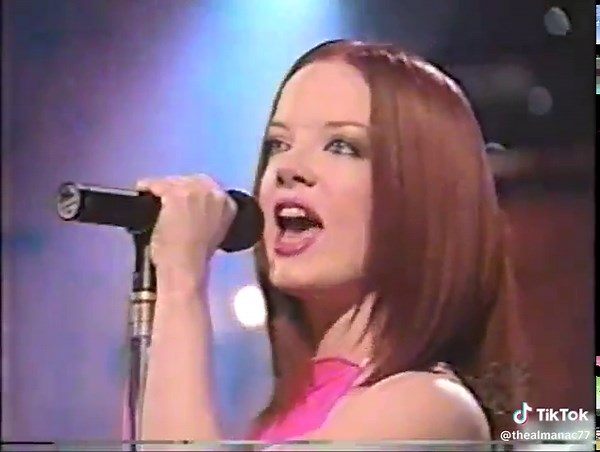 SNL Host Drew Barrymore, Musical Guest Garbage | 90s Music Extravaganza