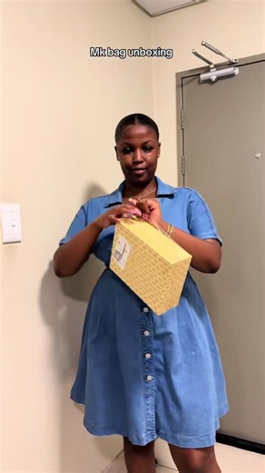 Affordable Versace Robes Available for Fast Delivery