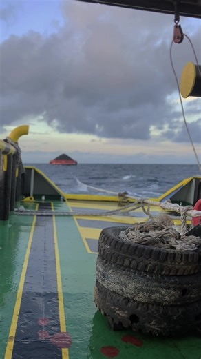 Oleng Kapten: Kisah Pelaut di Tugboat Indonesia