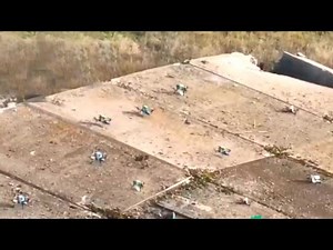 Дрон России атакует группу FPV "ждунов" ВСУ