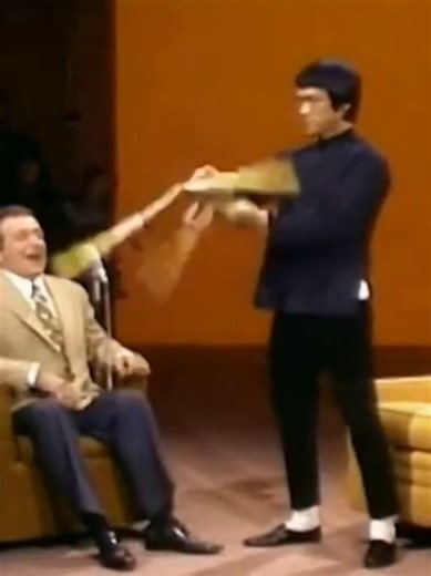 Bruce Lee master du Nunchaku #martialarts | bruce lee