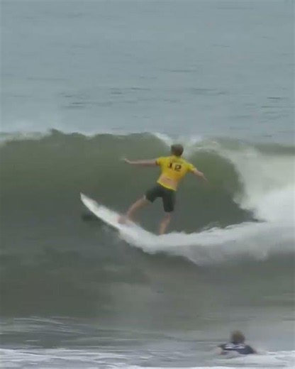 ‪@JJF‬ 10 in the yellow jersey, the same year he won the @surfcity #ElSalvadorPro in 2024.