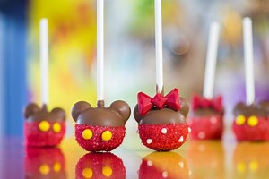 Adorable Mickey and Minnie Cake Pops from Goofy's Candy Co. | Chip and Company