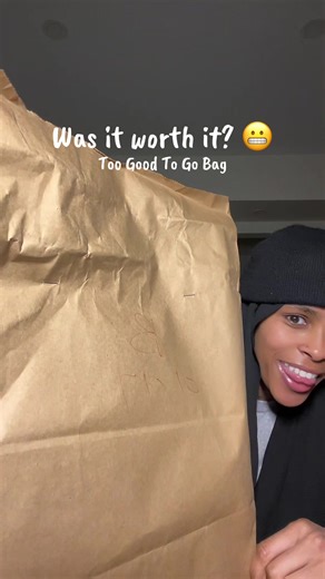 We’re going to order from a restaurant next. Follow to see what we get in our next @Too Good To Go surprise bag! 😉 • • • #fyppppppppppppppppppppppp #surprisebag #toogoodtogo #foodie #viral
