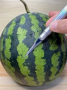 Carving a beautiful pattern on a watermelon | Creative Instructions