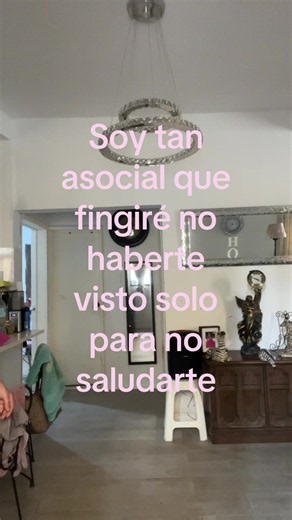 Soy tan asocial que fingiré no haberte visto — frases para evitar saludar
