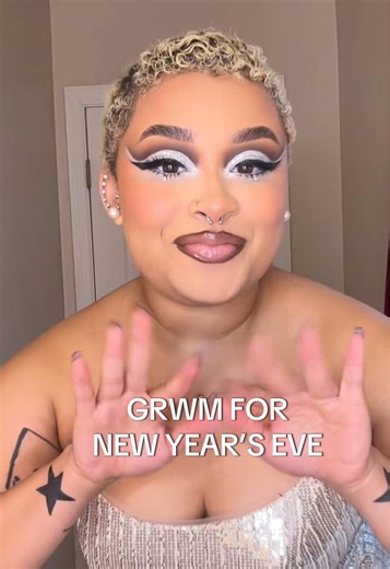 New Year's Eve Makeup Tutorial with Glitter and Glam