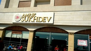Amrik Sukhdev, India’s richest dhaba (restaurant) with 15000 customers a day