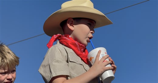 'It is so fun:' 101st Tucson Rodeo Parade draws thousands to Southside