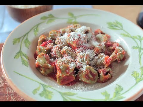 Spinach and ricotta tortellini | Video recipe