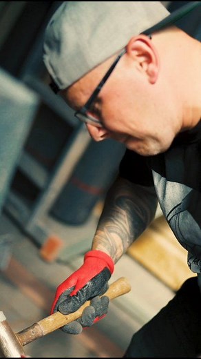 17K views · 146 reactions | Robert Szuta MR PRO z grupą Antyfarmers na Dach Forum jest od pierwszej edycji. Chłopaki co roku zaskakują nas czymś nowym, co roku wznoszą rzemiosło na jeszcze wyższy poziom! Co pokażą w tej edycji? Gdzie jest sufit??? Przekonamy się już w styczniu w Kielcach! Do zobaczenia!!! | Wiecha - Ogólnopolski Cech Dekarzy, Blacharzy i Cieśli | Facebook