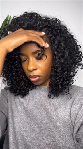 𝐟𝐥𝐨𝐰𝐲𝐰𝐢𝐠 | 𝐑𝐚𝐰 𝐇𝐚𝐢𝐫 𝐅𝐚𝐜𝐭𝐨𝐫𝐲 on Instagram: "Beginner Friendly #crochethair Install tutorial 😍 .. .. .. .. .. #flowywig #flowywigfactory"