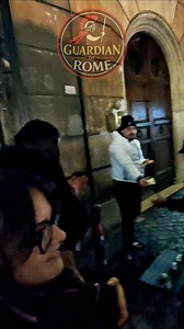 ‼️Scammers of Trevi Fountain, Be Careful #Rome #Pickpockets #Italy #Shorts #scam | Guardian of Rome