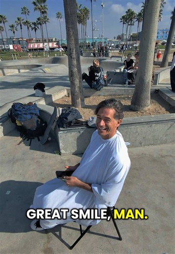 Gave this skater a free haircut at the beach. Really enjoyed the conversation with Nigel. Nothing but good vibes out there, definitely going back.❤️ #freehaircut #santamonica #skatepark #blessed
