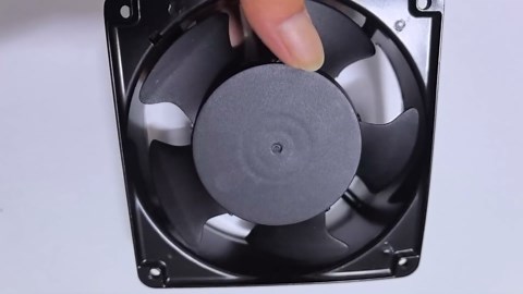 New UF-12A23 AC 230V 60Hz 120 * 120 * 38mm Server Cooler Fan