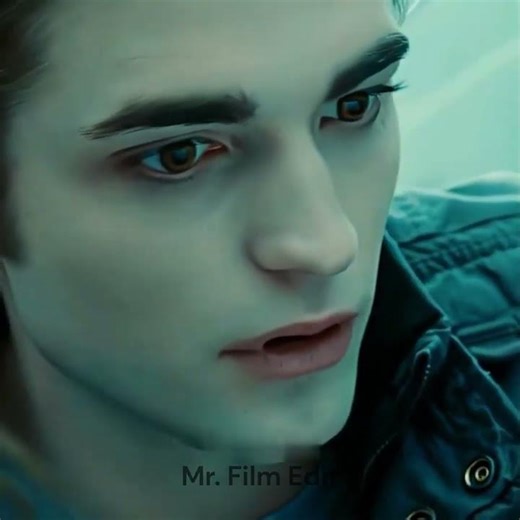 A Vampire Turned into Her Savior ☠️ | Twilight 2008