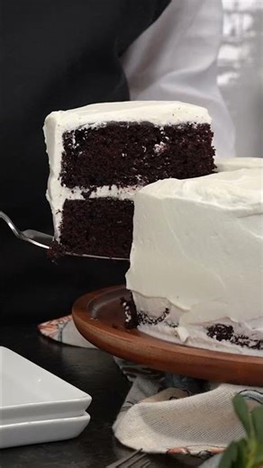 SNEAK PEEK Chocolate Mayonnaise Cake #vintagerecipes #easychocolatecake