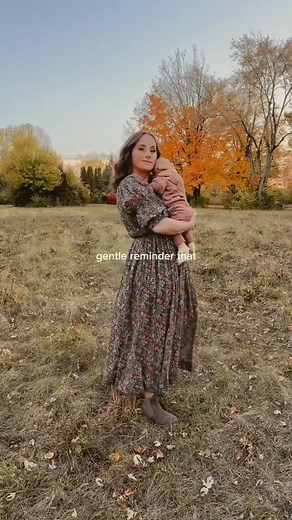 If you want to reduce your family’s exposure to harmful ingredients like carcinogens, hormone disruptors, laundry detergents is one of the first (and easiest) swaps to make. Here’s why 👉🏻 you are exposed to whatever you wash your laundry in 24/7. It’s on the clothes you wear all day (and night) and the sheets you sleep in. So if you’re using a detergent filled with toxins like 1,4-dioxane, phthalates, formaldehyde, and more… you are literally wearing those things all day long. If you’re ready 