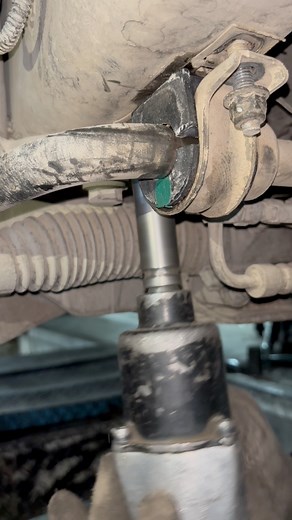 suspension stabilizar bushing sound fixed change bush #diy #motivation #automotive #mechanic #suspension #fblifesytle #fbreelsfypシ゚viralfbreelsfypシ゚viral #fbreelsfypシ゚viralvideo #fbreels2025ツ | Mechanical Tips